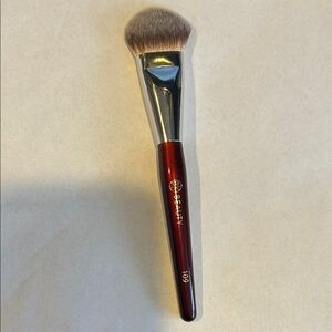BK Beauty mini contoured foundation brush 109